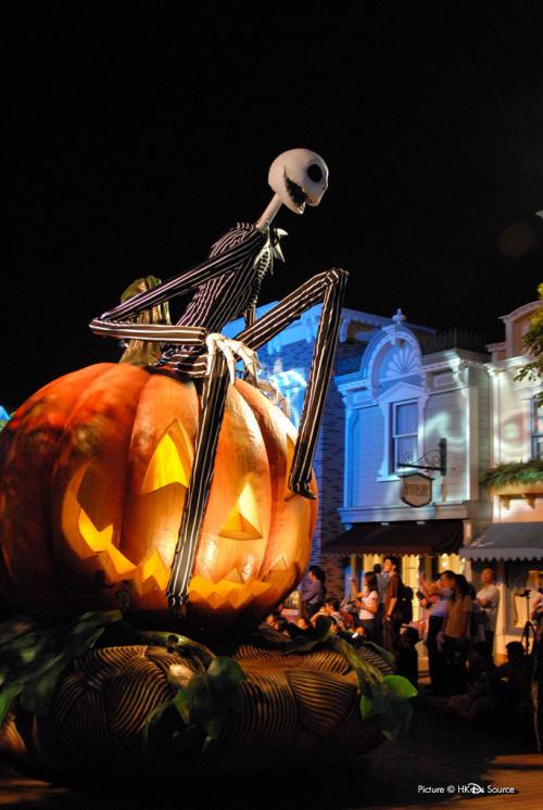 Halloween in Hong Kong Disneyland Park Thoughts